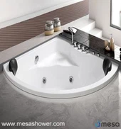 Pemasangan Sudut Drop Di Sektor Permukaan Permukaan Bak Mandi Akrilik